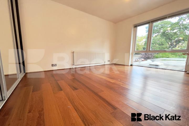 Superb 4 Bed with over 2050 Sq. Ft. of living & entertaining space Rockwell Gardens , Dulwich / Crystal Palace / Gipsy Hill Borders